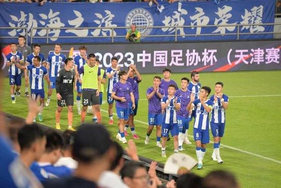 毛茸茸亚洲人gushes尿