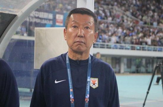嗯啊h客厅hh乖女h出轨