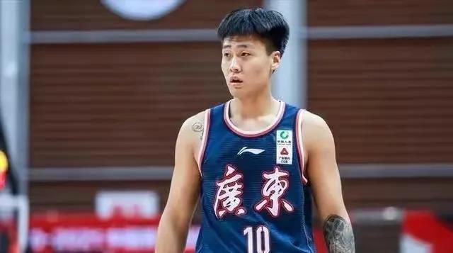 一名疯狂美女健身教练