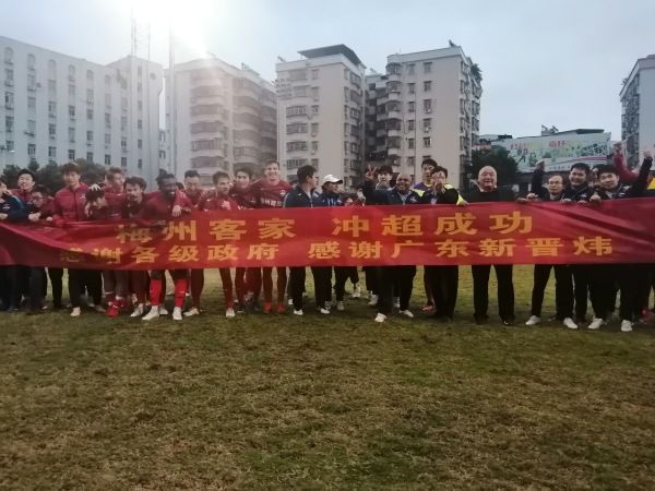 小嫩模无套内谢第一次
